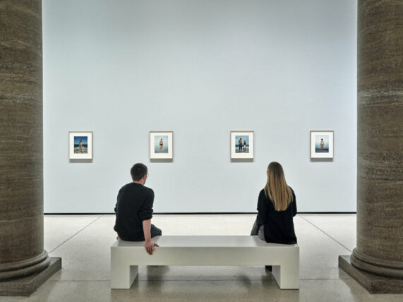 St presse ausstellungsansichten rineke dijkstra beach portraits 6 web