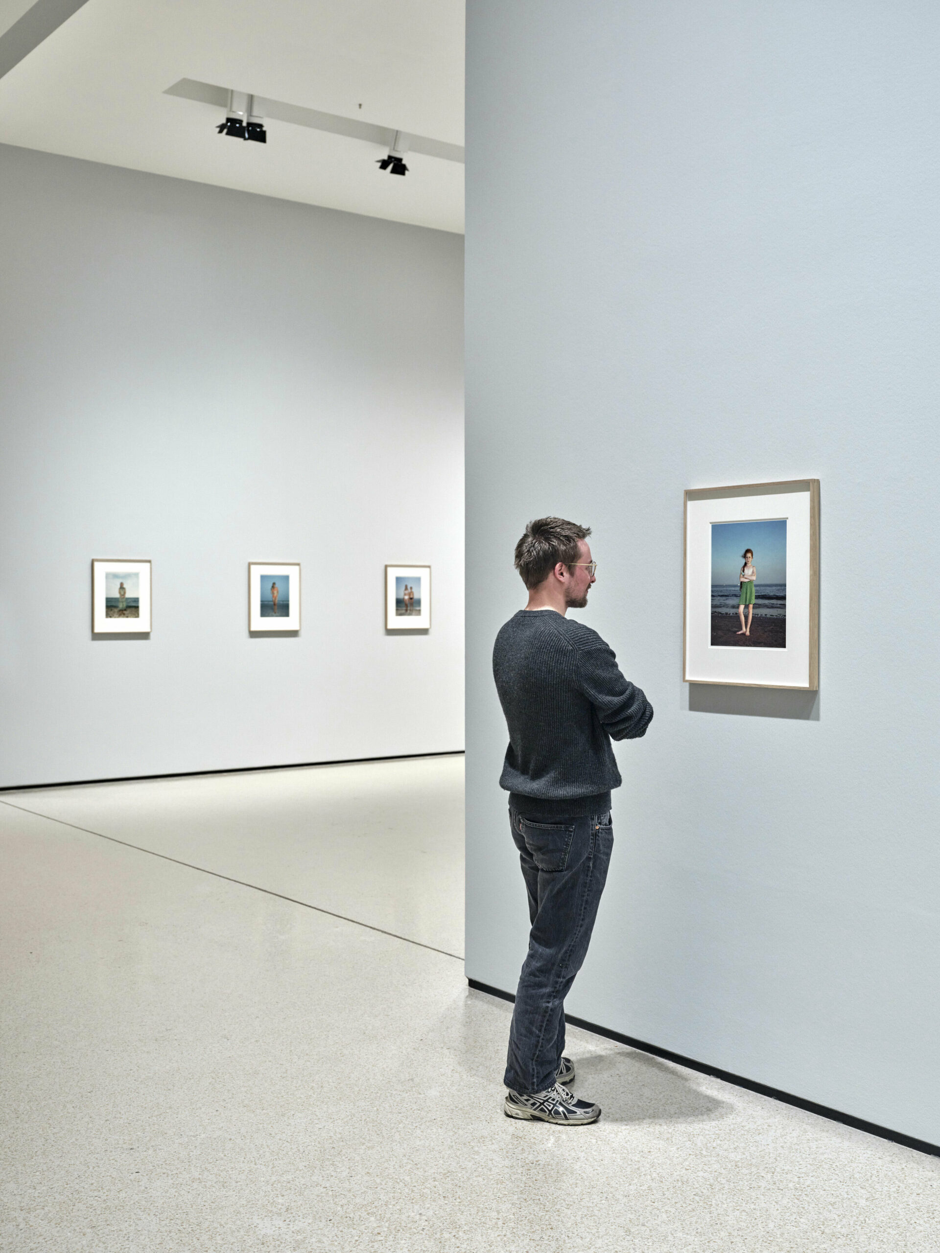 St presse ausstellungsansichten rineke dijkstra beach portraits 10 web