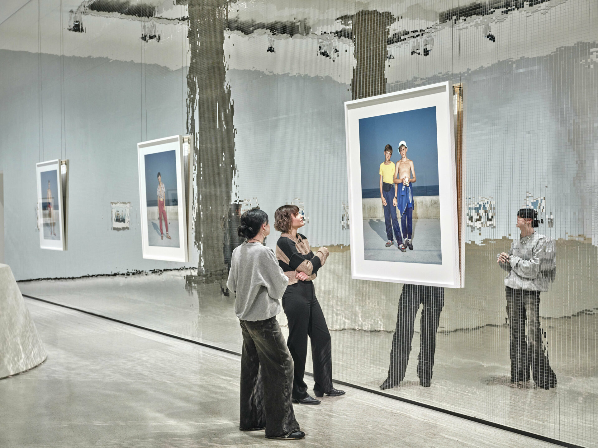 St presse ausstellungsansichten rineke dijkstra beach portraits 5 web