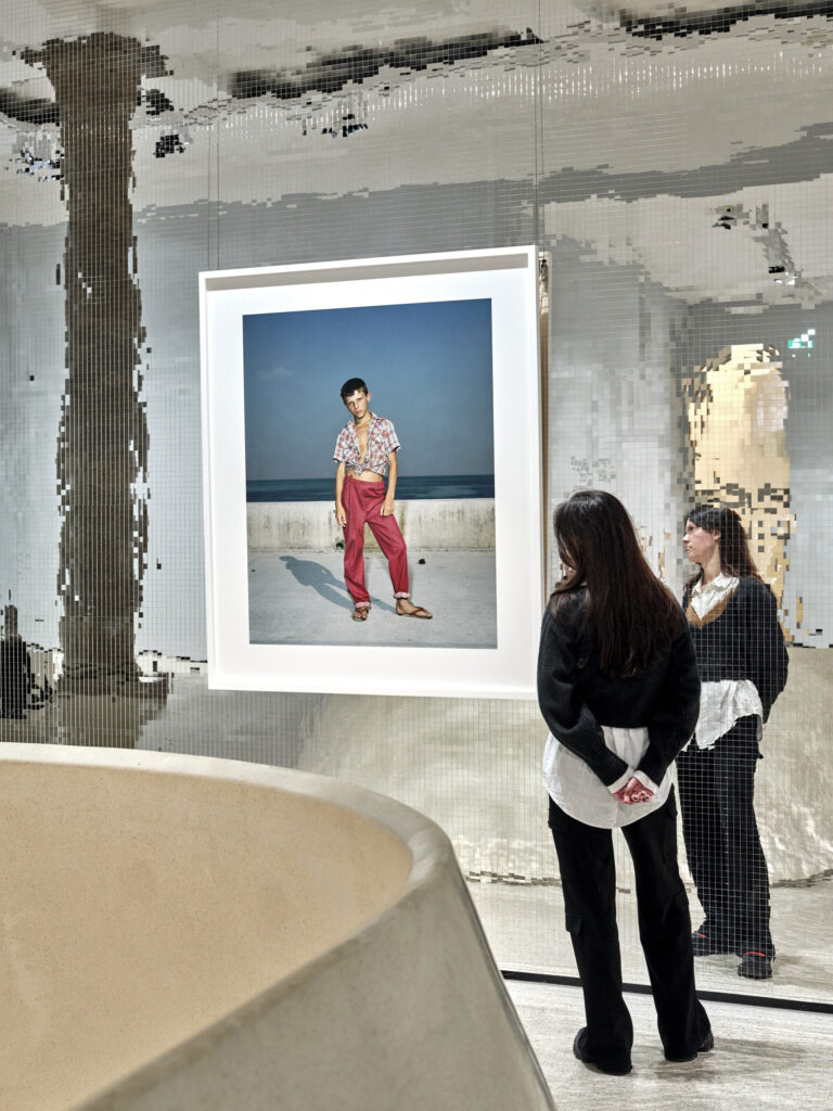 Rineke Dijkstra: Location リネケ・ダイクストラ Amazon | Rineke Dijkstra: Portraits | Dijkstra, Rineke | Color