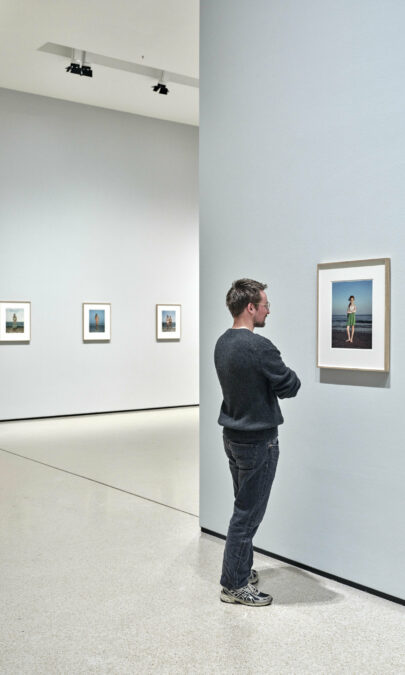 St presse ausstellungsansichten rineke dijkstra beach portraits 10 web