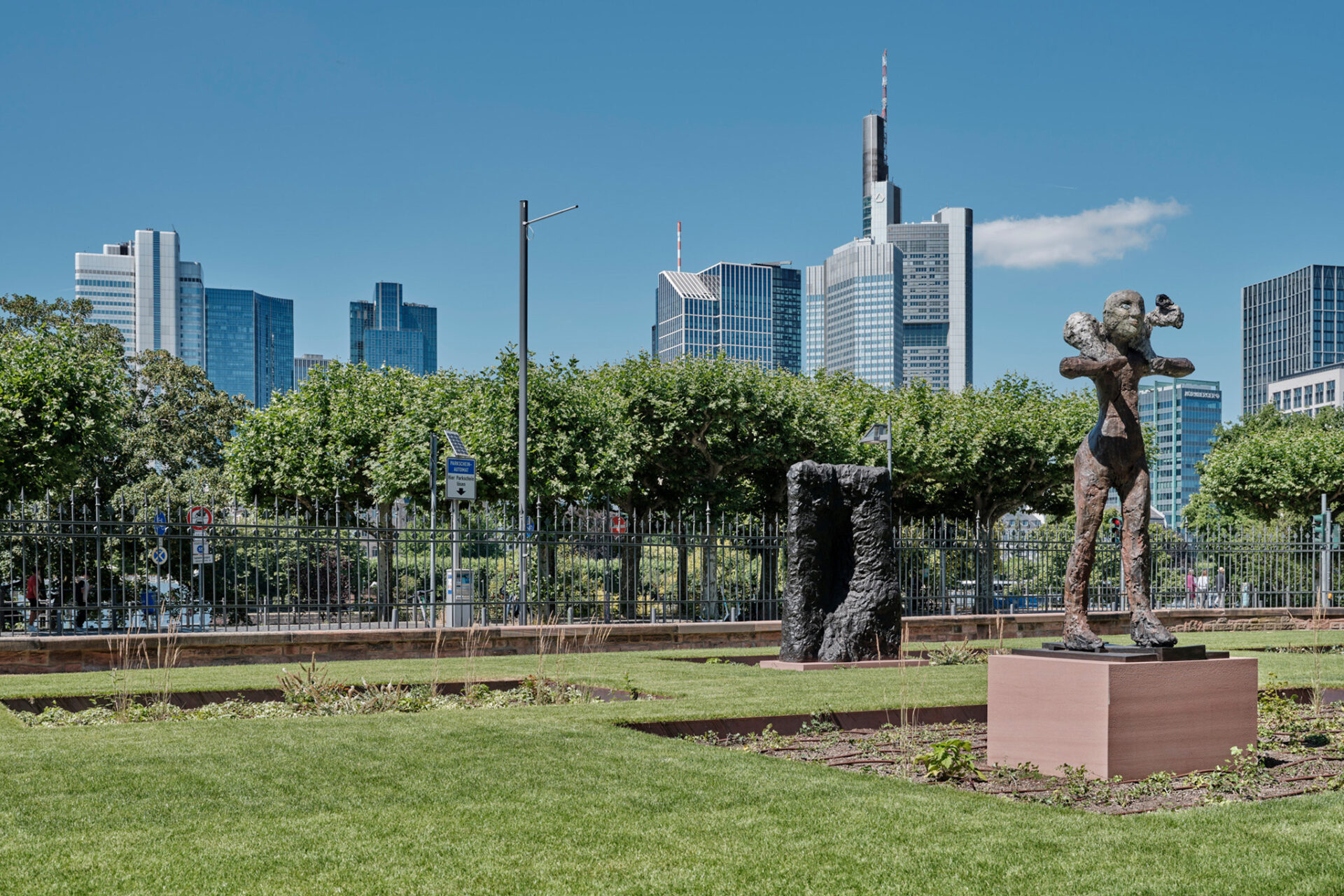 2022 Garten Skyline Stadtspaziergang 01