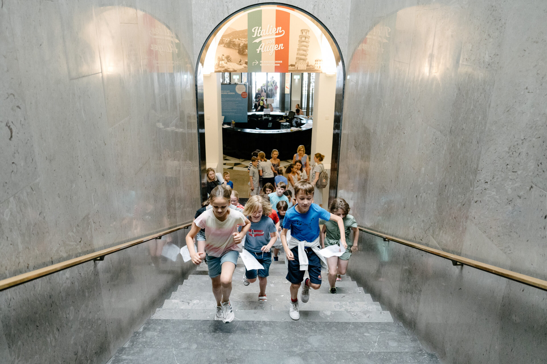 2023 Bildungswoche Kinder Fuehrung 01