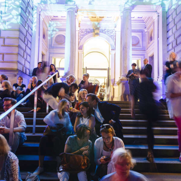 2015 Party Erwachsene Aussenaufnahme 01